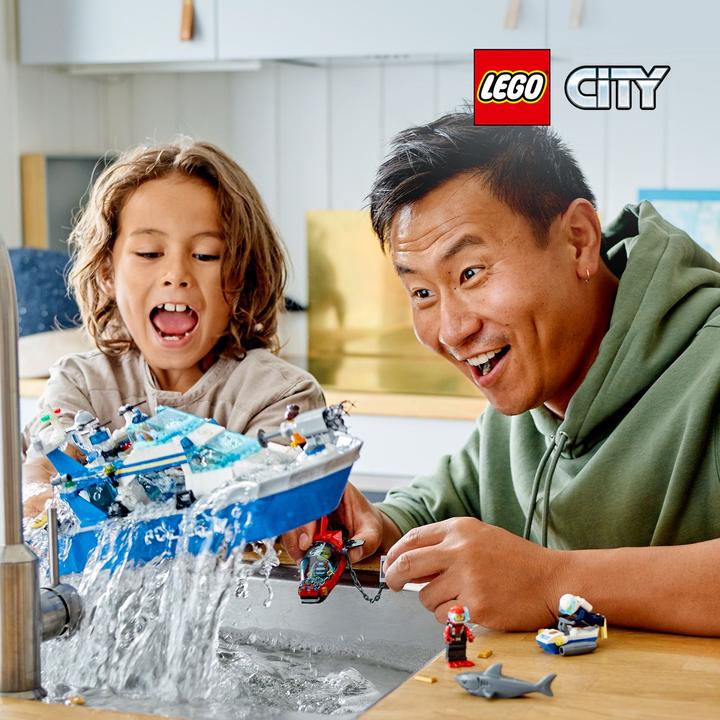 Productafbeelding LEGO Politieboot (60277, LEGO Stad)