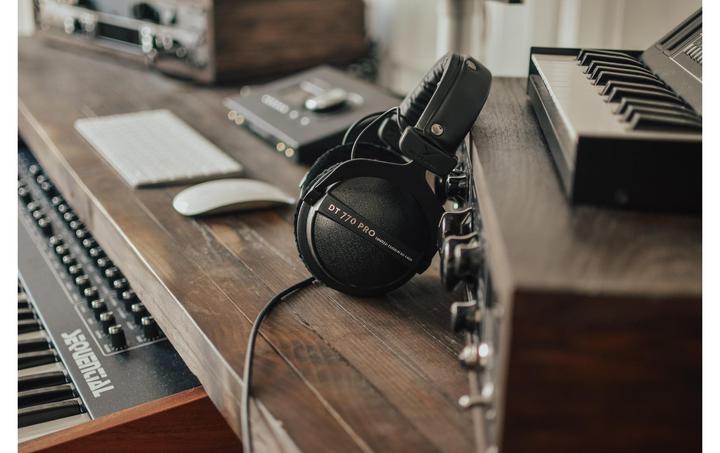 Image du produit Beyerdynamic DT 770 Pro Juodas Limited Edition (pas de réduction du bruit, Filaire)