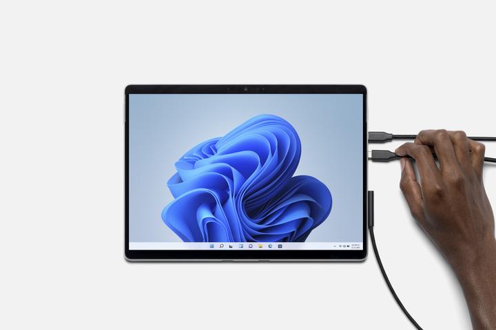 Produktbild Microsoft Surface Pro 8 LTE for business (13", Intel Core i5-1145G7, 8 GB, 256 GB, Ohne Tastaturlayout)