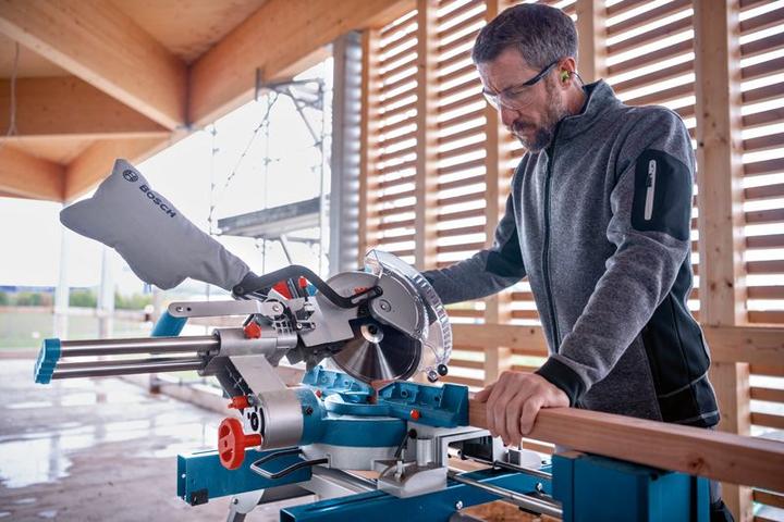 Productafbeelding Bosch Professional BOSC accu afkort- en verstekzaag