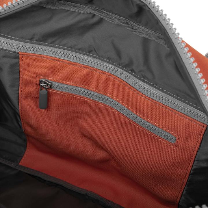 Immagine prodotto Roka London Gatwick Rooibos Recycled Canvas Small (19 l)