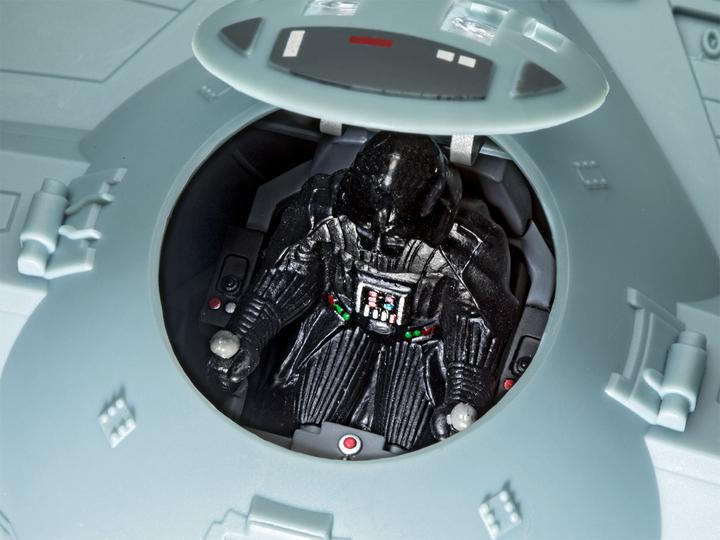 Actual product image Revell Darth Vader's TIE-Fighter