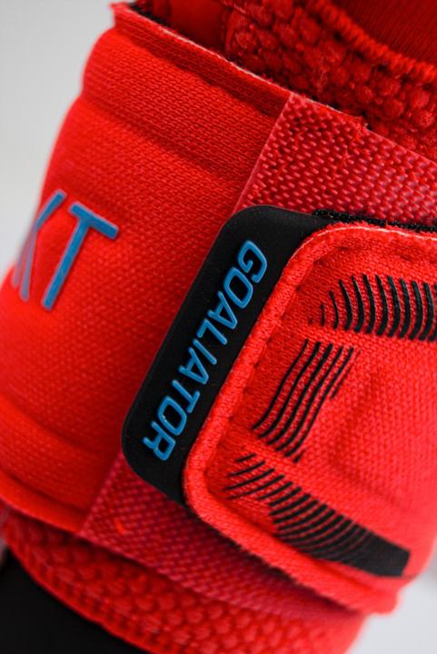 Actual product image Reusch Attrakt Freegel Fusion Goaliator Goalkeeper Gloves (10.5)