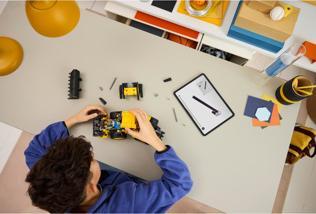 Productafbeelding LEGO Volvo L120 elektrische wiellader (42209, LEGO Technic)