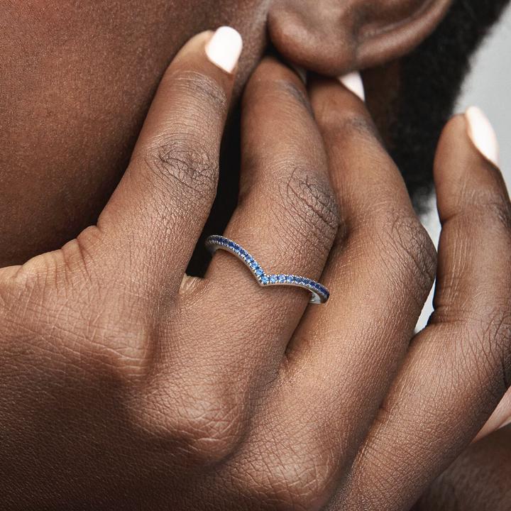Produktbild Pandora Sparkling Wishbone Blue Ring (50, 925 Silber)
