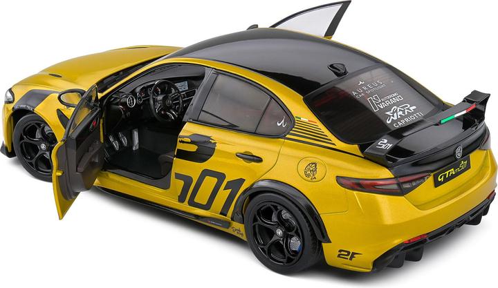 Actual product image Solido 1:18 Alfa Romeo Giulia GTA yellow