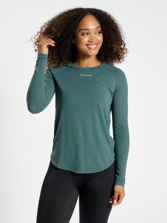 Actual product image hummel Mt Vanja T-Shirt L/S (M)