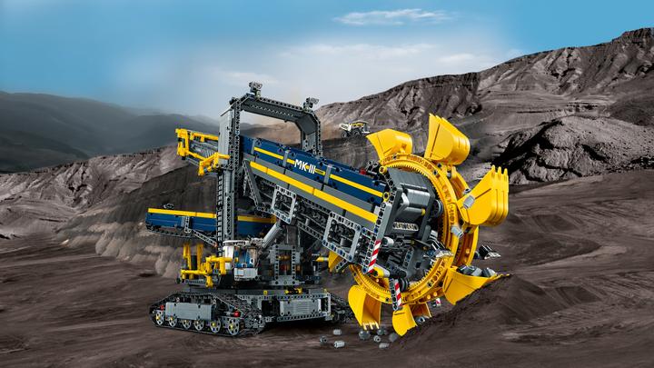 Actual product image LEGO Bucket wheel excavator (42055, LEGO Technic)
