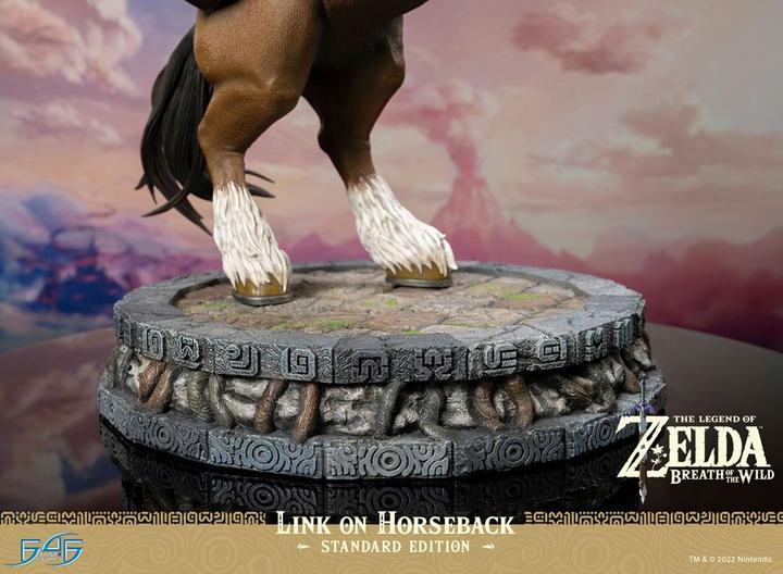 Immagine prodotto First 4 Figures ST Legend of Zelda Link of Horse Legend 56cm RESINA