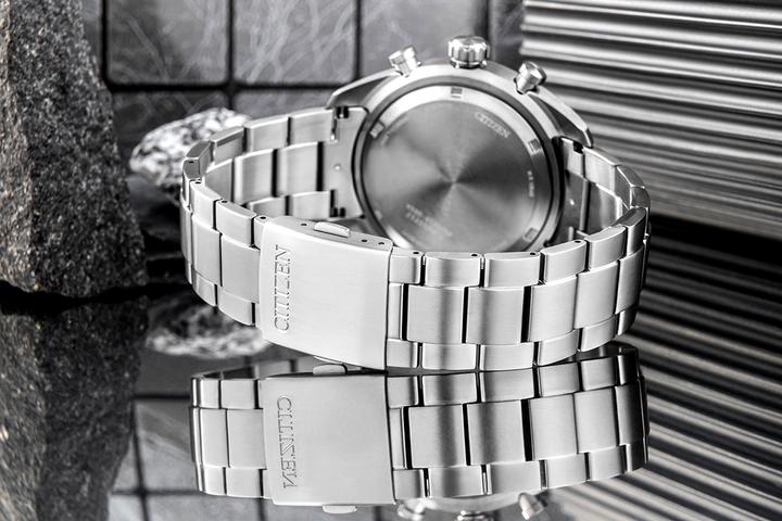 Produktbild Citizen AT2480-81L Eco-Drive Super-Titanium Chronograph 43mm (Chronograph, 43 mm)