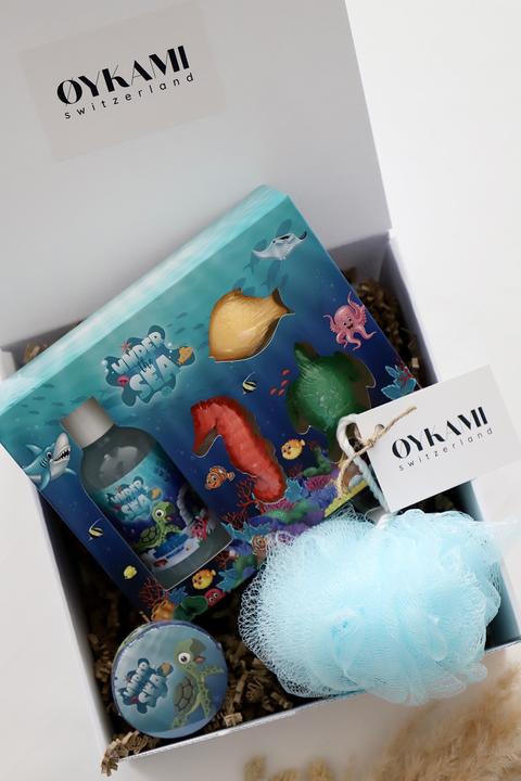 Produktbild Oykami Geschenkbox Junge "under the Sea" mit Seepferdchen