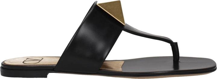 Valentino Garavani One Stud Leather Thong Sandals (37)