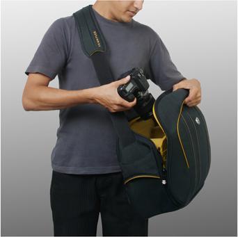 Actual product image Crumpler Company Gigolo 9500, shoulder bag (Camera shoulder bag)
