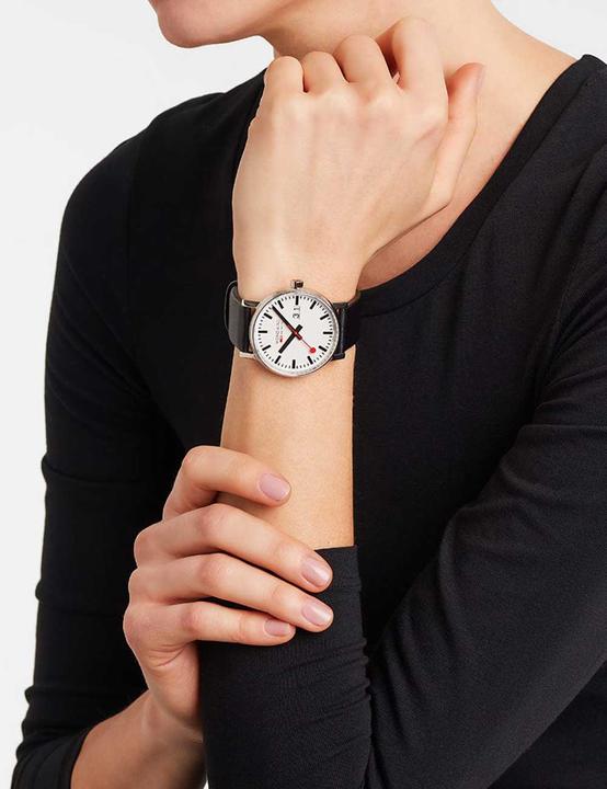 Actual product image Mondaine Evo2 (Analogue wristwatch, Swiss made, 40 mm)