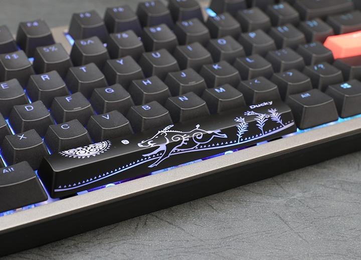 Actual product image Ducky Shine 7 PBT (DE, Cable)