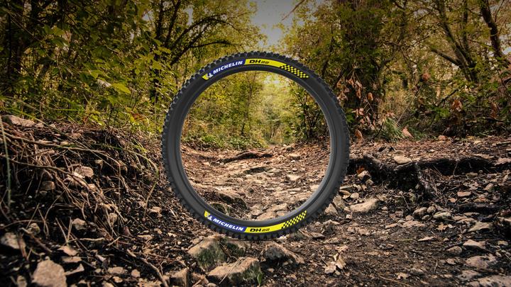 Image du produit Michelin DH 22 (27.5 x 2.40, 61-584)