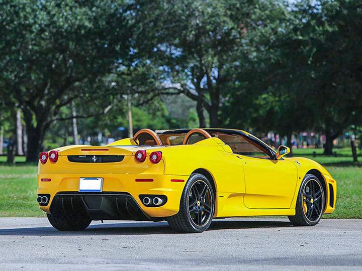 Produktbild Smartbox Fahrerlebnis der Extraklasse: 2-stündige Fahrt im Ferrari F430 Spider (1 Pers.)