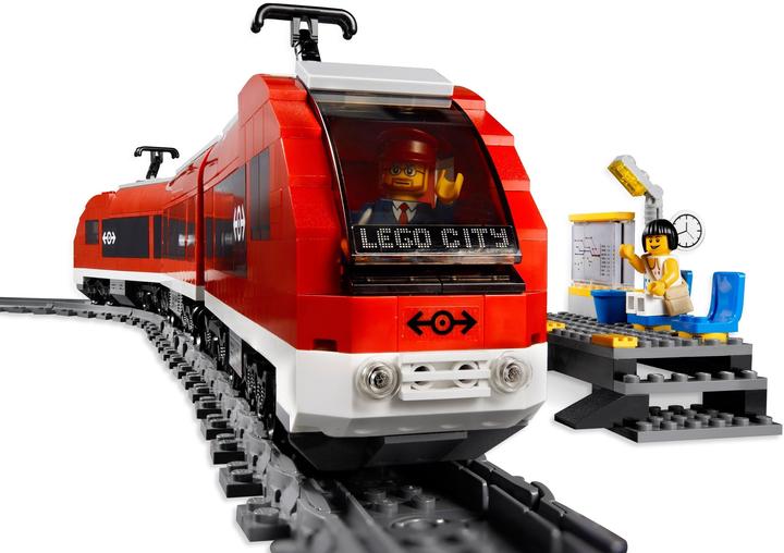 Productafbeelding LEGO Stadspassagierstrein (7938, LEGO Stad)