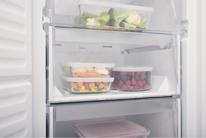 Actual product image Hotpoint UHA6 F2C W Upright Freezer 228 (Stand-alone, 228 l)