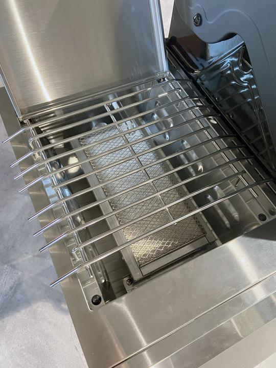 Actual product image Grillfürst G521G 5-Burner Stainless Steel Gas Grill with High Temperature Burner, Rear Burner and (15 kW)
