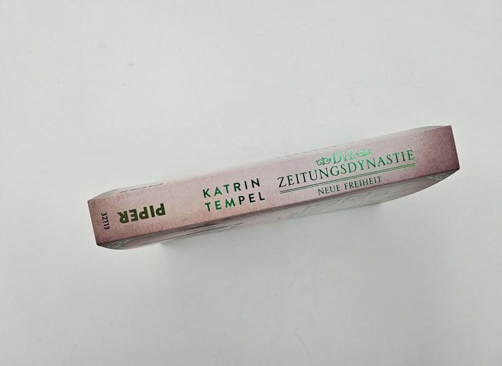 Actual product image Die Zeitungsdynastie – Neue Freiheit (German, Katrin Temple, 2025)