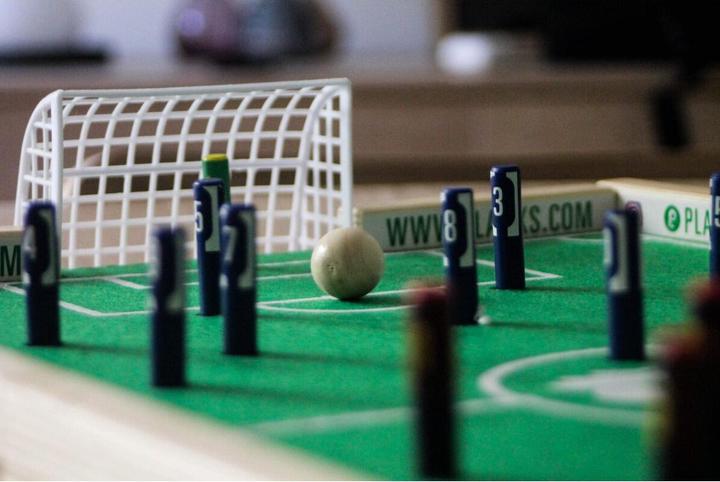 Produktbild Plakks Das Fussball-Brettspiel