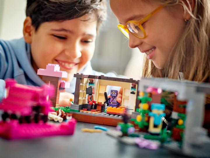 Produktbild LEGO Das Trainingsgelände (21183, LEGO Minecraft)