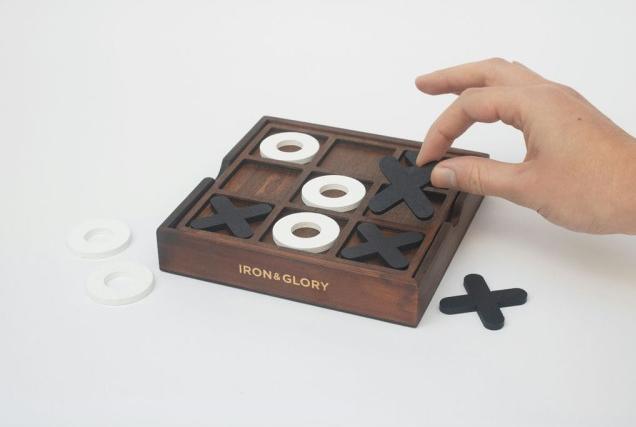 Immagine prodotto Luckies Tic-Tac-Toe (Tedesco, Francese, Italiano, Inglese, Svizzero-tedesco)