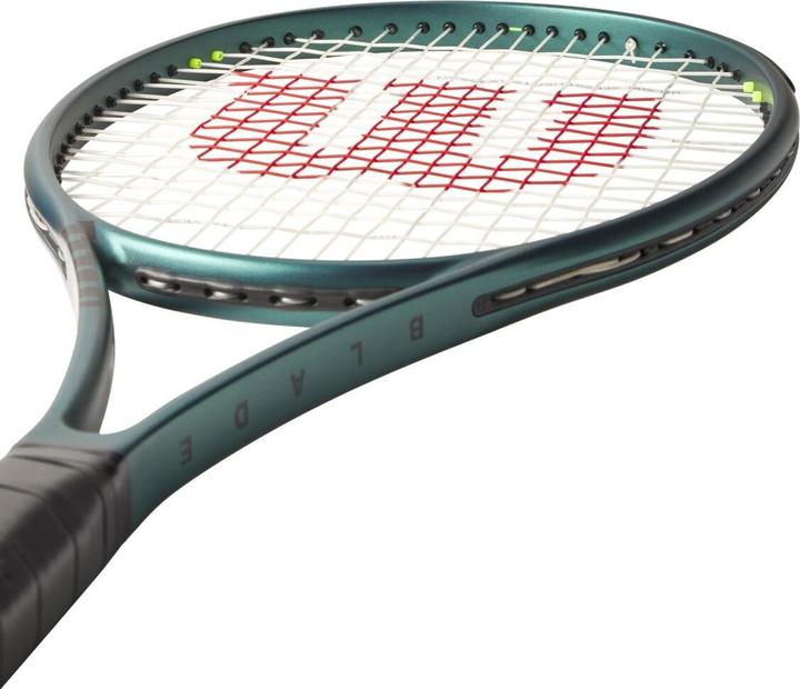 Actual product image Wilson Blade 98 16x19 V9.0 tennis racket (3, 305 g)