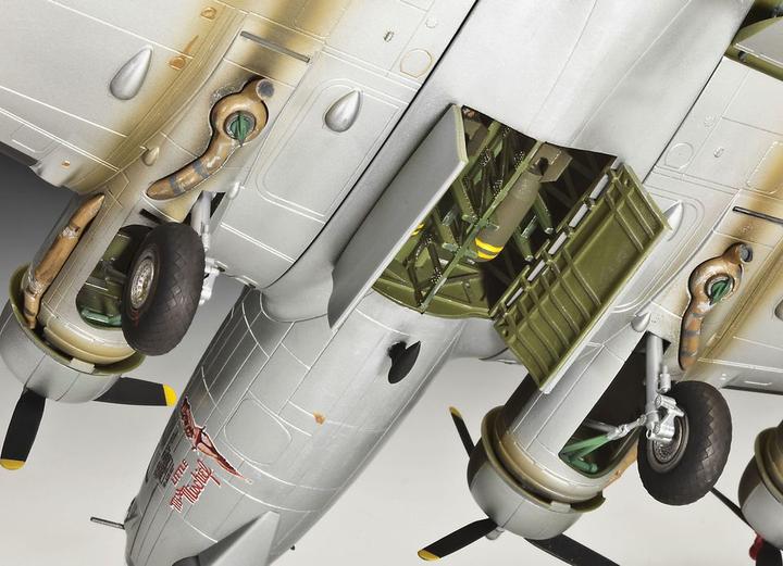 Actual product image Revell B-17G Flying Fortress
