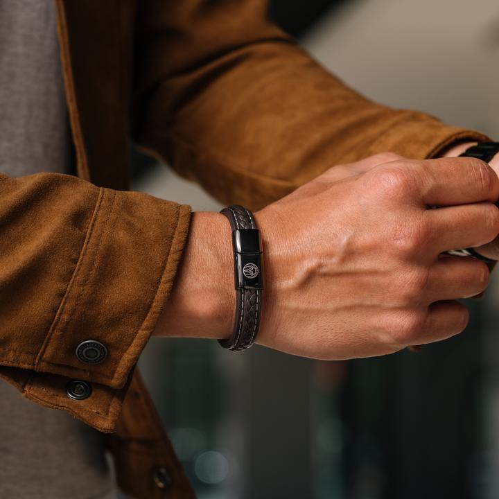 Actual product image Lucleon Axiom (Leather)