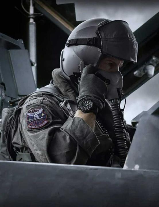Image du produit Luminox F117 x SKUNK WORKS HERITAGE 6440H SERIES (Montre pilote, 44 mm)