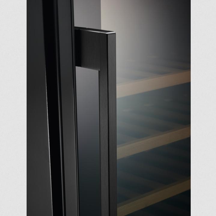Image du produit AEG AWUS020B5B 5000 Armoire de mise en température des vins / jusqu'à 20 bouteilles