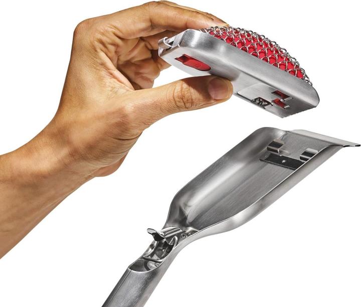 Actual product image OXO GG Grill Brush 51.3x7.8cm (51.30 cm)