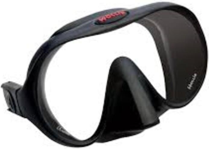 Hollis Onyx