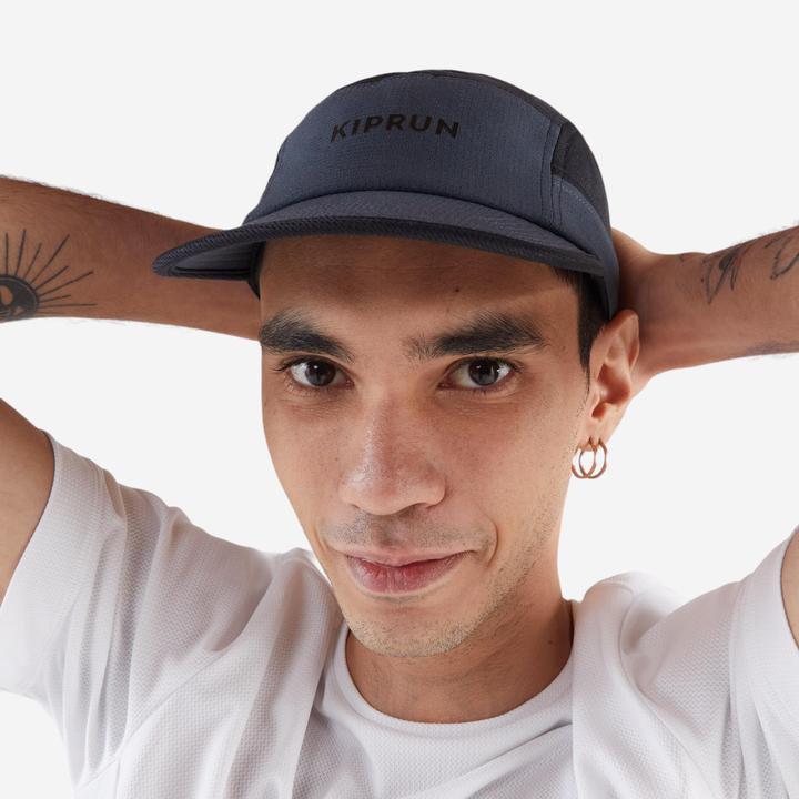 Image du produit Kiprun Casquette running homme femme - 5 panneaux noir carbon gris