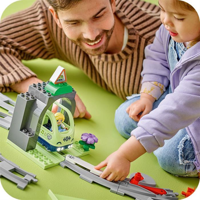 Produktbild LEGO Eisenbahntunnel und Schienen - Erweiterungsset (10425)