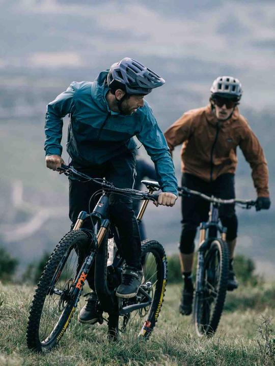 Produktbild Julbo Forets Lila/Schwarzer Fahrradhelm (56 cm)