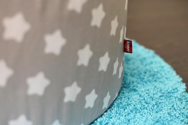 Immagine prodotto Knorrtoys Bällebad soft - "Grey white stars" - 300 balls grey/creme (ca. 6cm Durchmesser)