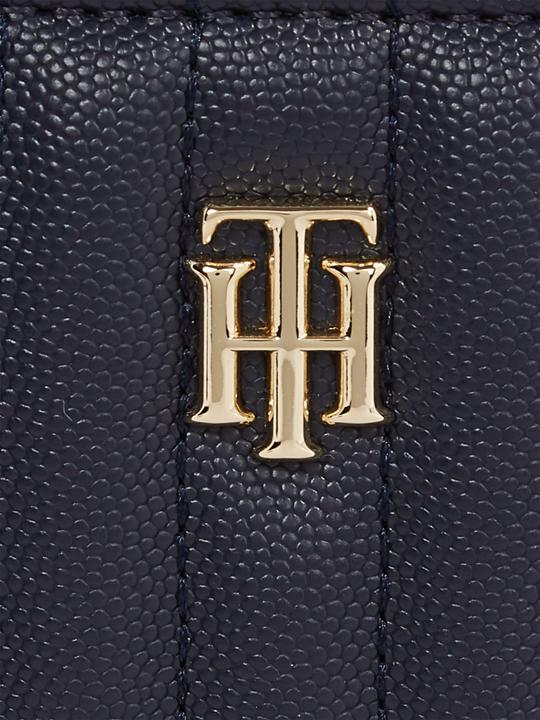 Actual product image Tommy Hilfiger Shoulder Bag TH Timeless Camera Bag Quilted FA22