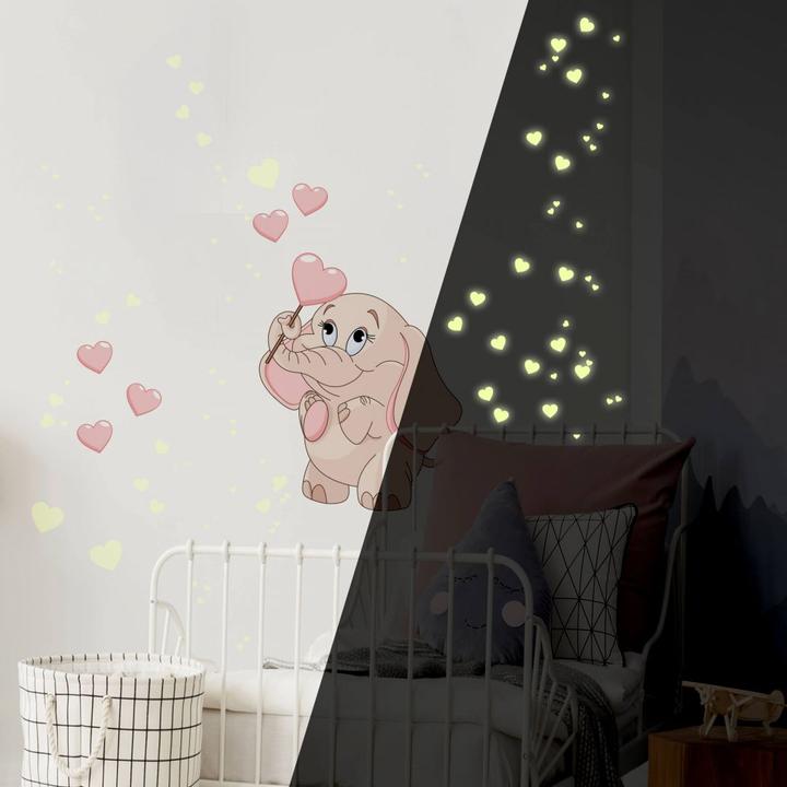 Produktbild Trenddeko Elefantenbaby mit Herzen + Leuchtsticker (38 x 50 cm)