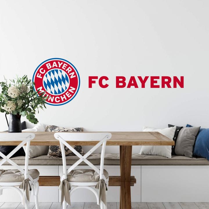 FC Bayern München Logo with lettering