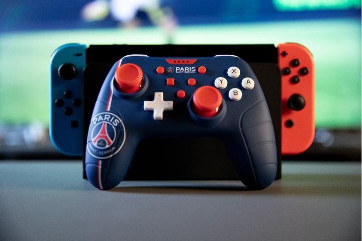 Actual product image Konix Manette filaire Switch - PSG (Switch OLED, PC, Switch)