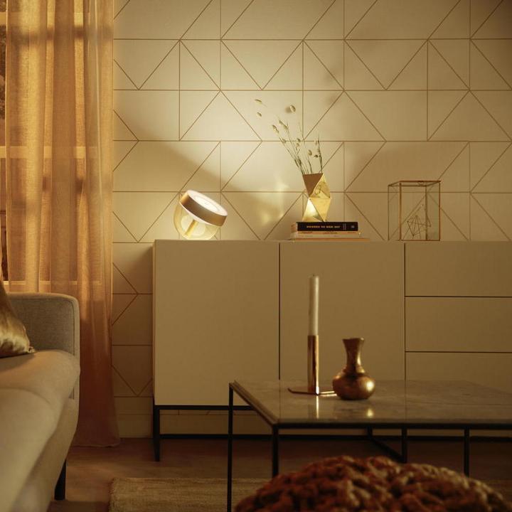Actual product image Philips Hue Iris BT (570 lm)