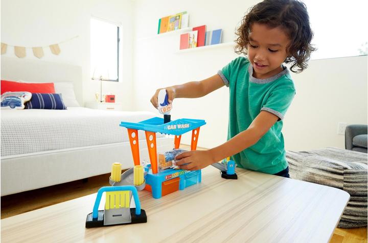 Immagine prodotto Disney Cars Set di gioco per autolavaggio Dinoco con cambio di colore
