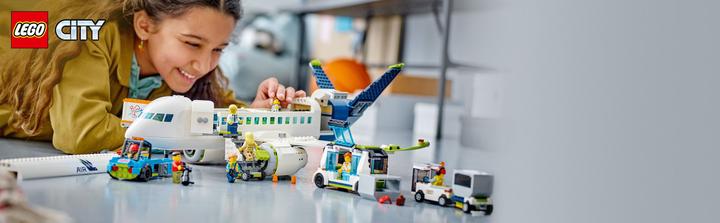 Produktbild LEGO Passagierflugzeug (60367, LEGO City)