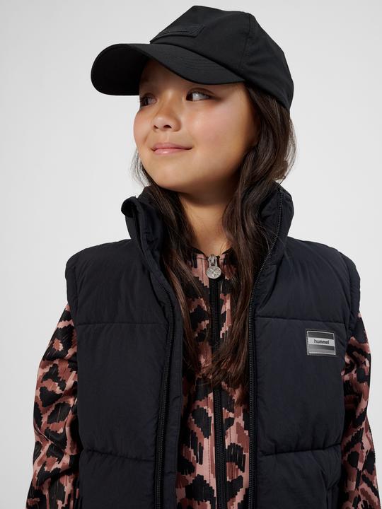 Actual product image hummel hmlCRISP TEX VEST (134)