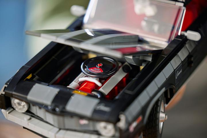 Image du produit LEGO Chevrolet Camaro Z28 (10304, LEGO difficiles à trouver)