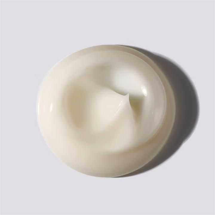 Actual product image Shu Uemura Essence Absolue Nourishing Overnight Hair Serum (150 ml)