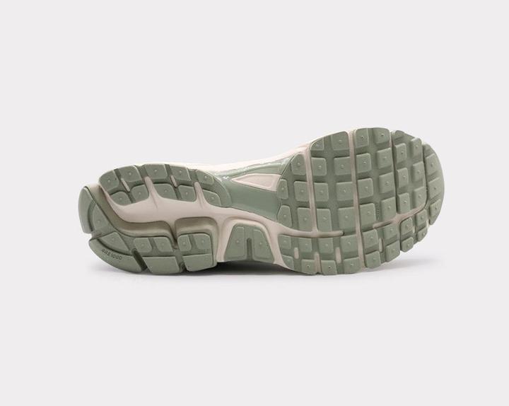 Image du produit Nike Zoom Vomero 5 (44)
